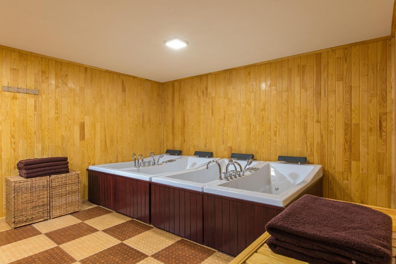 Hotel Villa Magus Kladnitsa Luaran gambar